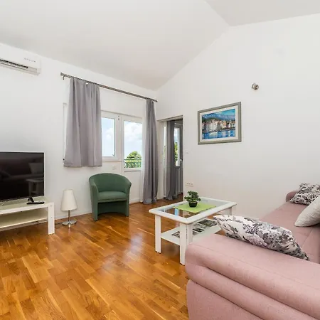 Apartmán Marina On The Second Floor