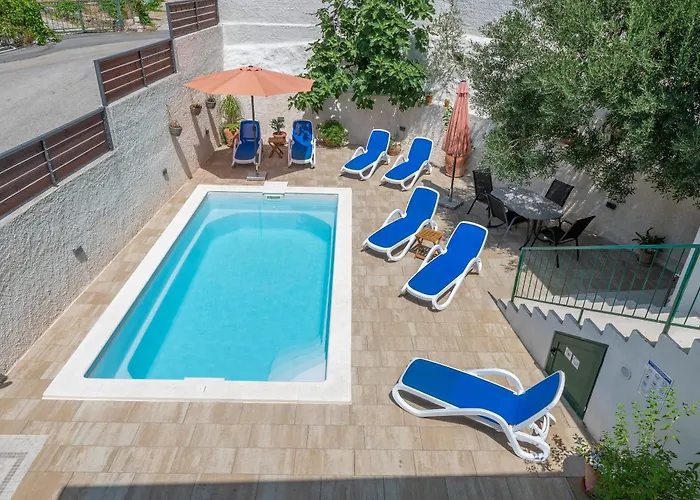 Marina On The Second Floor Apartman *